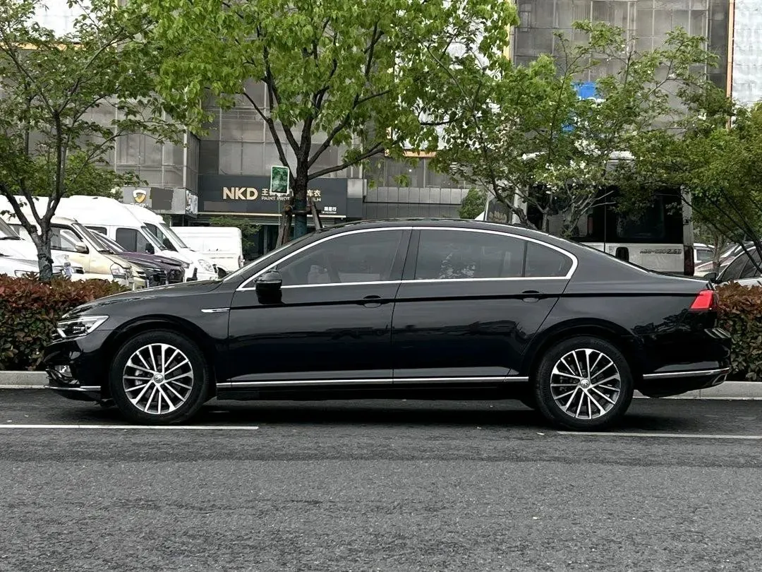 2020 Volkswagen Magotan 2.0T 186HP L4 7DCT,autocango,china used car exporter,china ev exporter,chinese used car exporter,chinese used ev exporter