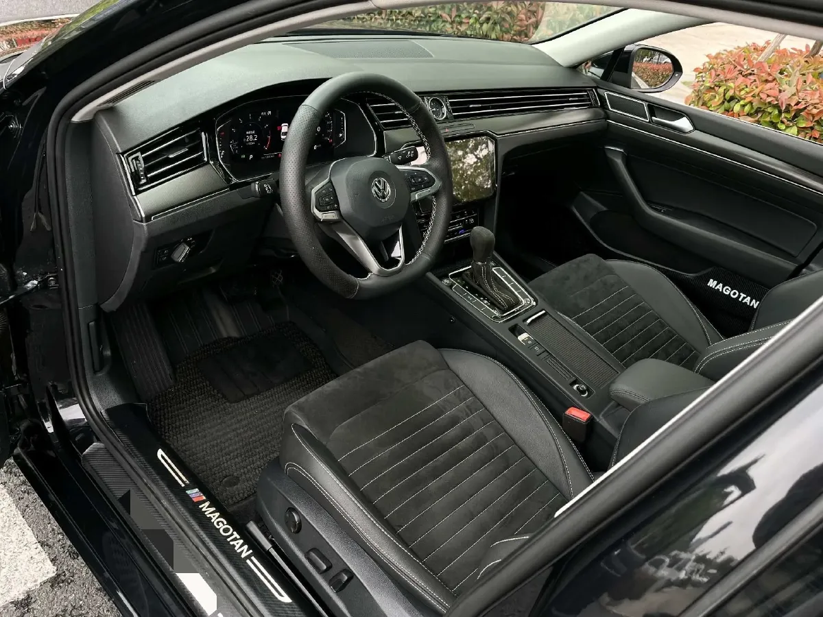 2020 Volkswagen Magotan 2.0T 186HP L4 7DCT,autocango,china used car exporter,china ev exporter,chinese used car exporter,chinese used ev exporter