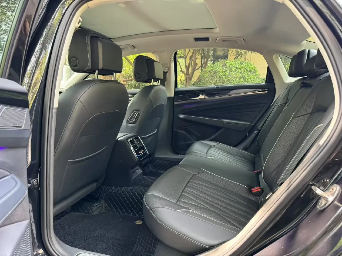 2023 Volkswagen Passat 2.0T 186HP L4 7DCT,autocango,china used car exporter,china ev exporter,chinese used car exporter,chinese used ev exporter