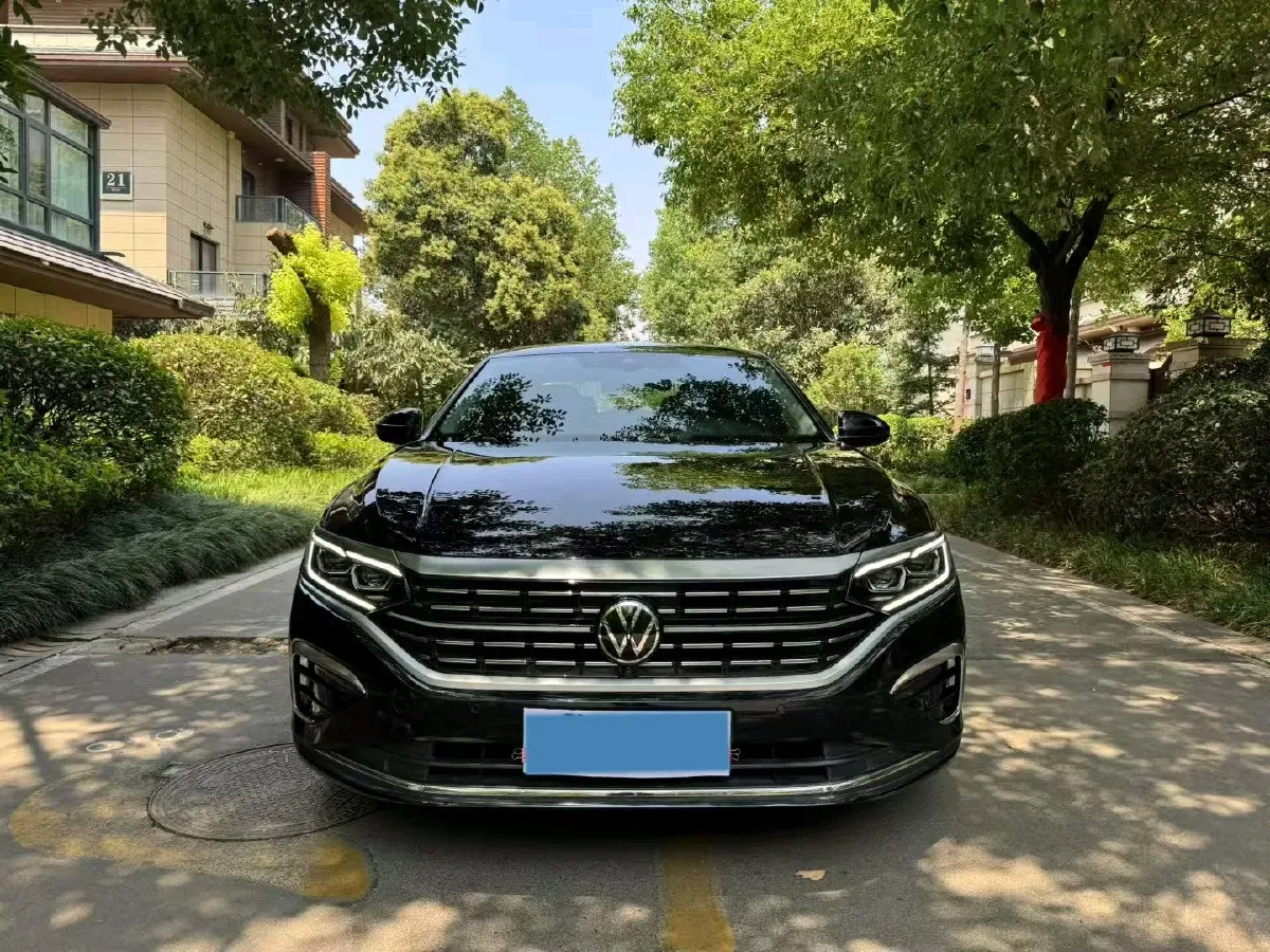 2023 Volkswagen Passat 2.0T 186HP L4 7DCT,autocango,china used car exporter,china ev exporter,chinese used car exporter,chinese used ev exporter