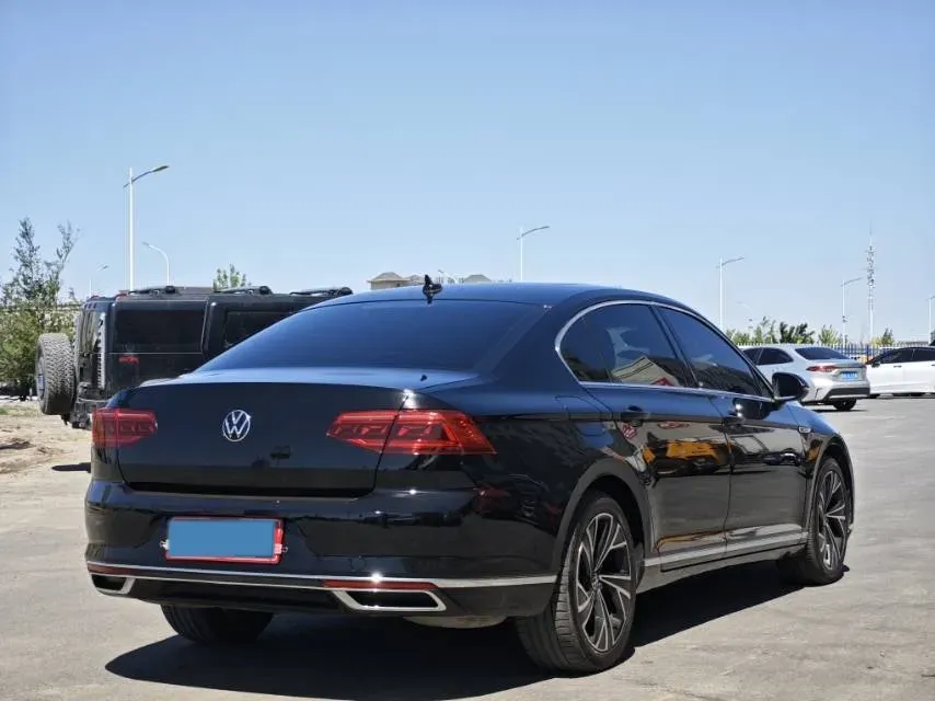 2020 Volkswagen Magotan 2.0T 186HP L4 7DCT,autocango,china used car exporter,china ev exporter,chinese used car exporter,chinese used ev exporter