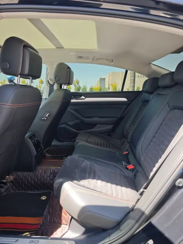 2020 Volkswagen Magotan 2.0T 186HP L4 7DCT,autocango,china used car exporter,china ev exporter,chinese used car exporter,chinese used ev exporter