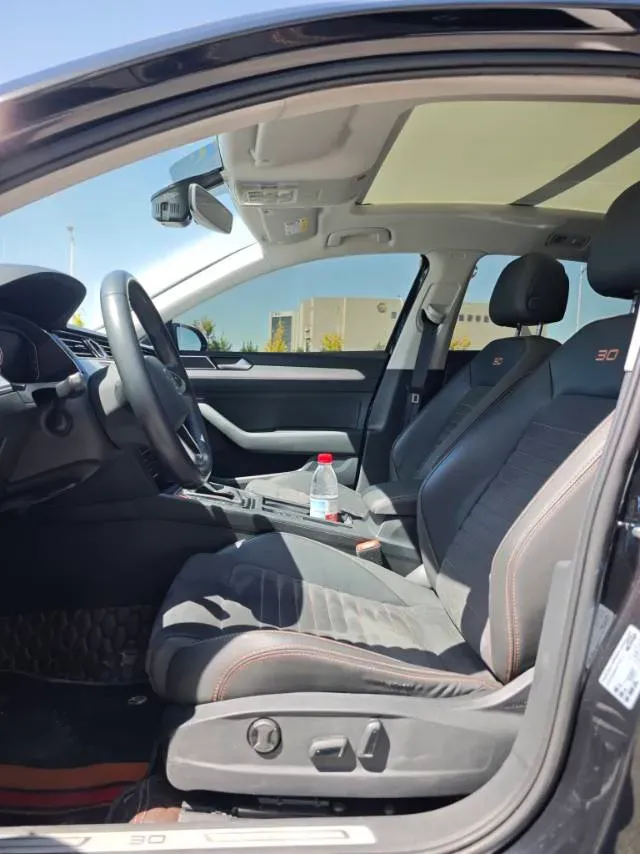 2020 Volkswagen Magotan 2.0T 186HP L4 7DCT,autocango,china used car exporter,china ev exporter,chinese used car exporter,chinese used ev exporter