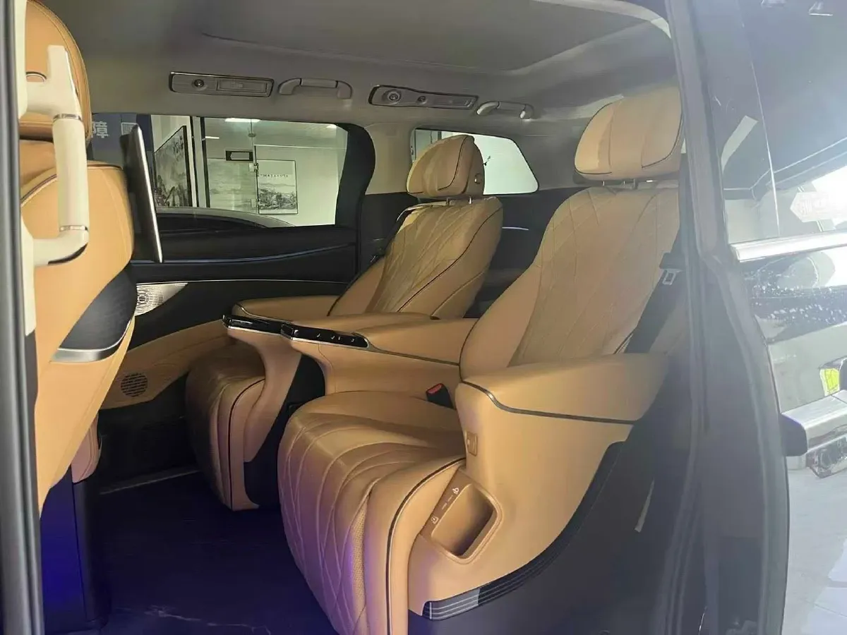 2024 Denza D9 1.5T 139HP L4 E-CVT PHEV 40KWH,autocango,china used car exporter,china ev exporter,chinese used car exporter,chinese used ev exporter