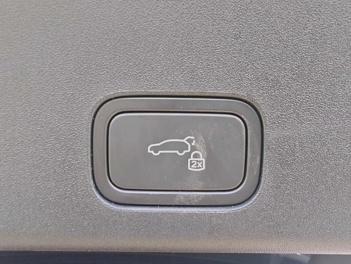 2025 Li i6 BEV,autocango,china used car exporter,china ev exporter,chinese used car exporter,chinese used ev exporter