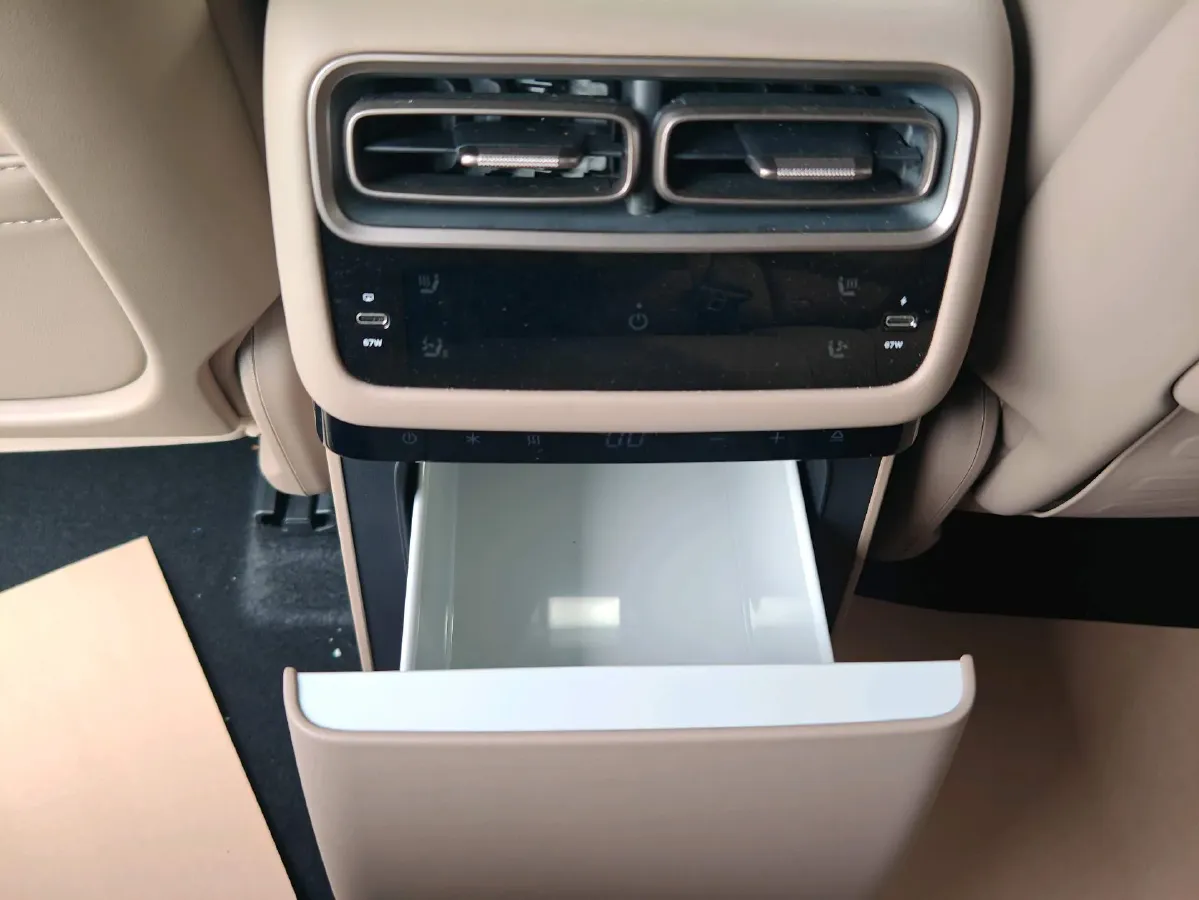 2025 Li i6 BEV,autocango,china used car exporter,china ev exporter,chinese used car exporter,chinese used ev exporter