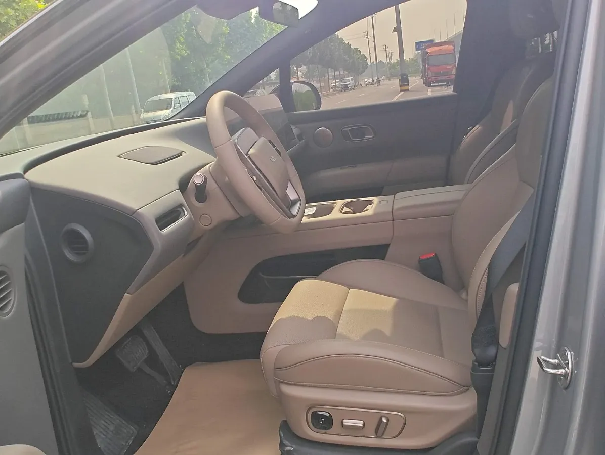 2025 Li i6 BEV,autocango,china used car exporter,china ev exporter,chinese used car exporter,chinese used ev exporter