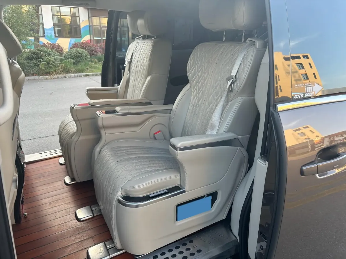 2021 Buick GL8 2.0T 237HP L4 9AT,autocango,china used car exporter,china ev exporter,chinese used car exporter,chinese used ev exporter