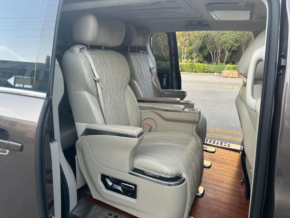 2021 Buick GL8 2.0T 237HP L4 9AT,autocango,china used car exporter,china ev exporter,chinese used car exporter,chinese used ev exporter