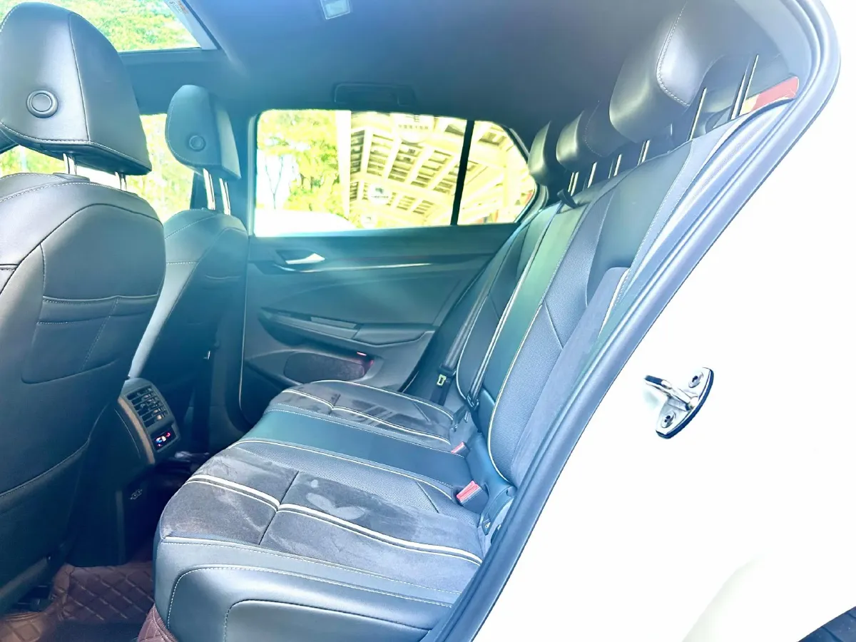 2023 Volkswagen Golf 1.4T 150HP L4 7DCT,autocango,china used car exporter,china ev exporter,chinese used car exporter,chinese used ev exporter
