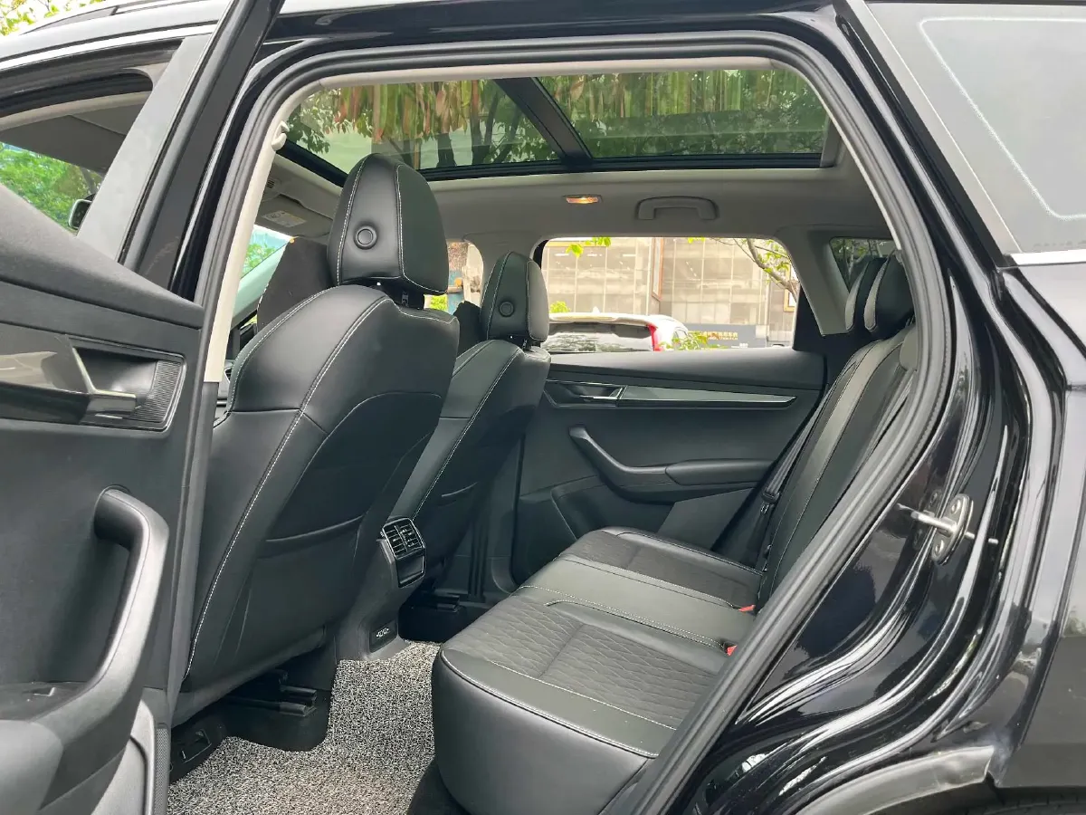 2019 Skoda Karoq 1.4T 150HP L4 7DCT,autocango,china used car exporter,china ev exporter,chinese used car exporter,chinese used ev exporter