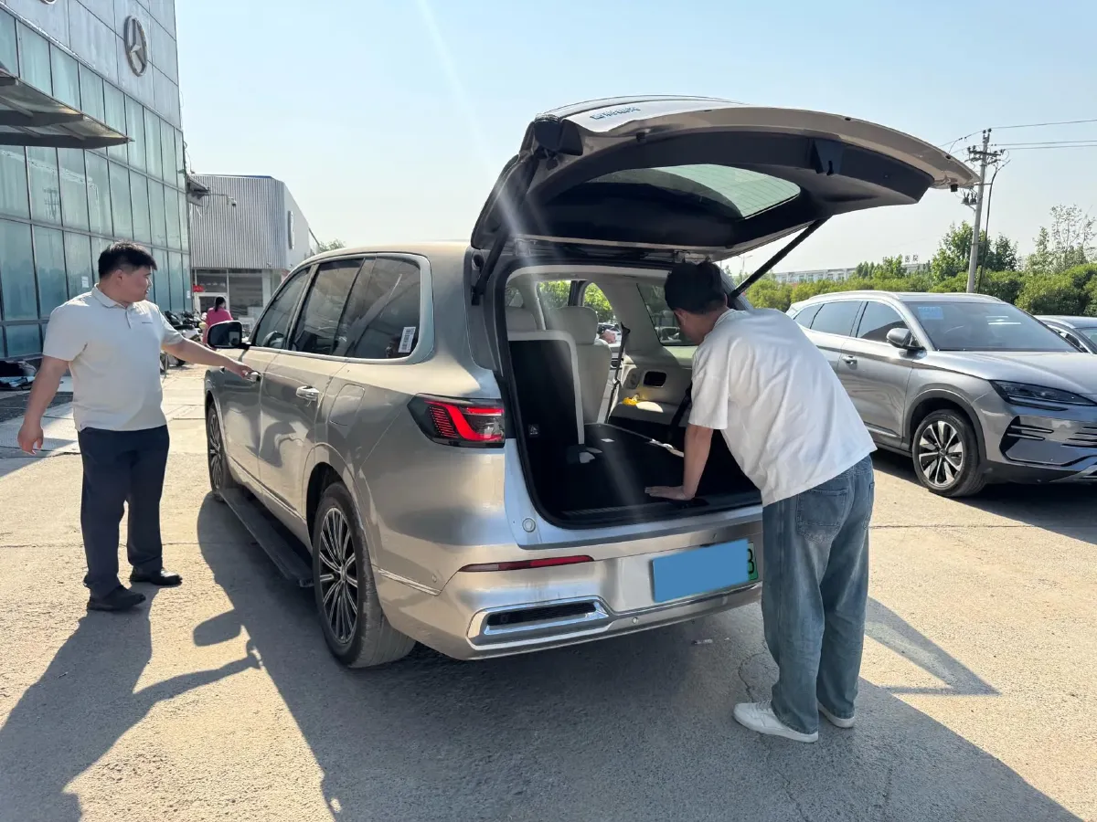 2025 Volkswagen Tiguan L 2.0T 220HP L4 7DCT,autocango,china used car exporter,china ev exporter,chinese used car exporter,chinese used ev exporter