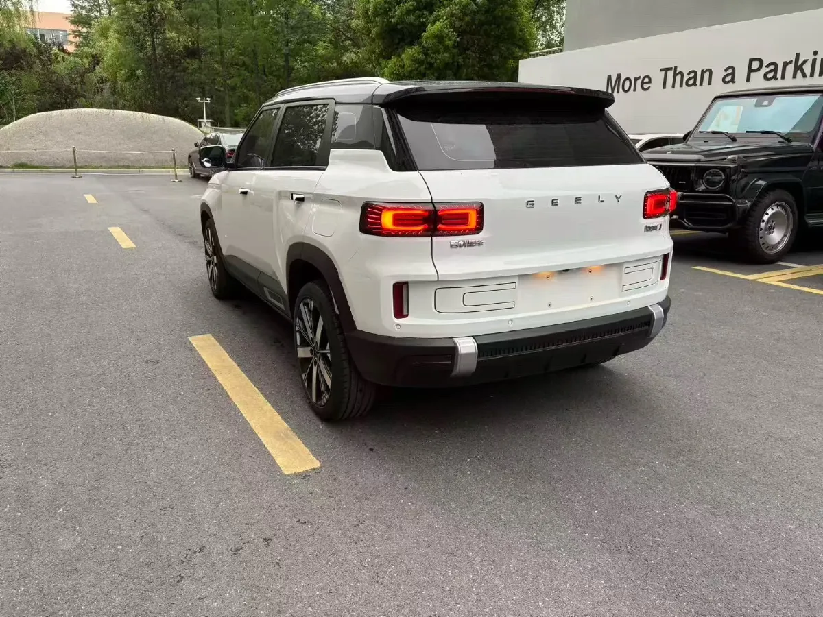 2023 Geely ICON 1.5T 181HP L4 7DCT,autocango,china used car exporter,china ev exporter,chinese used car exporter,chinese used ev exporter