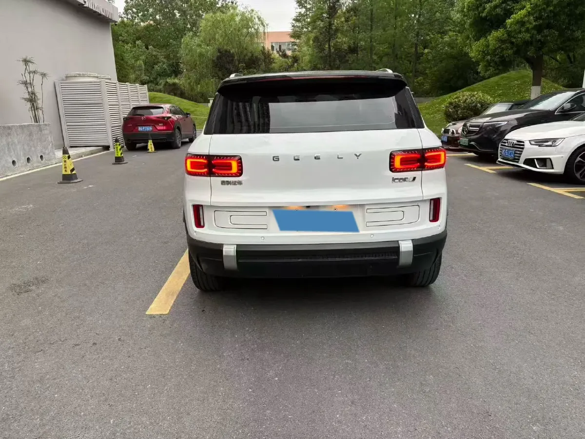 2023 Geely ICON 1.5T 181HP L4 7DCT,autocango,china used car exporter,china ev exporter,chinese used car exporter,chinese used ev exporter