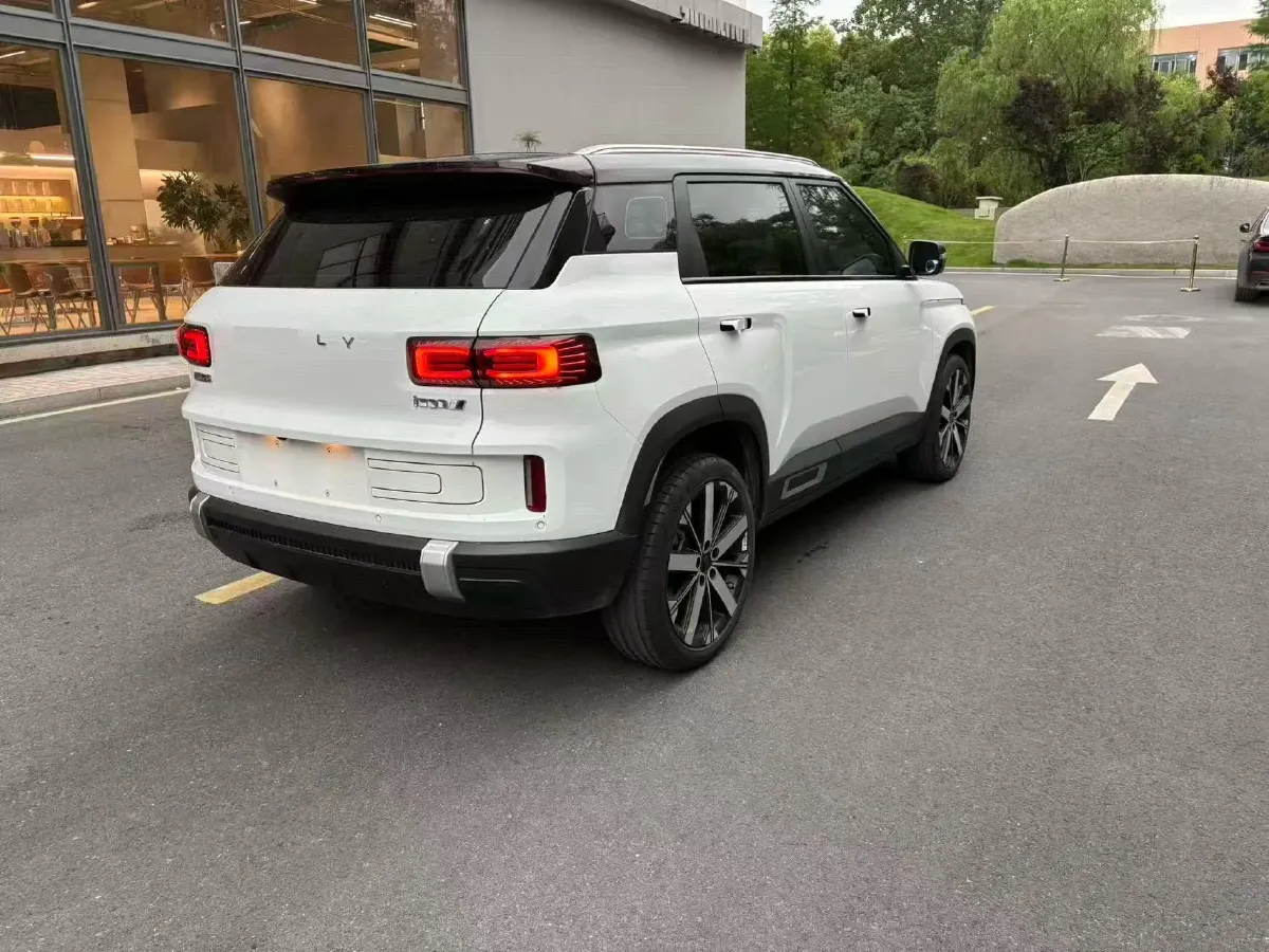 2023 Geely ICON 1.5T 181HP L4 7DCT,autocango,china used car exporter,china ev exporter,chinese used car exporter,chinese used ev exporter