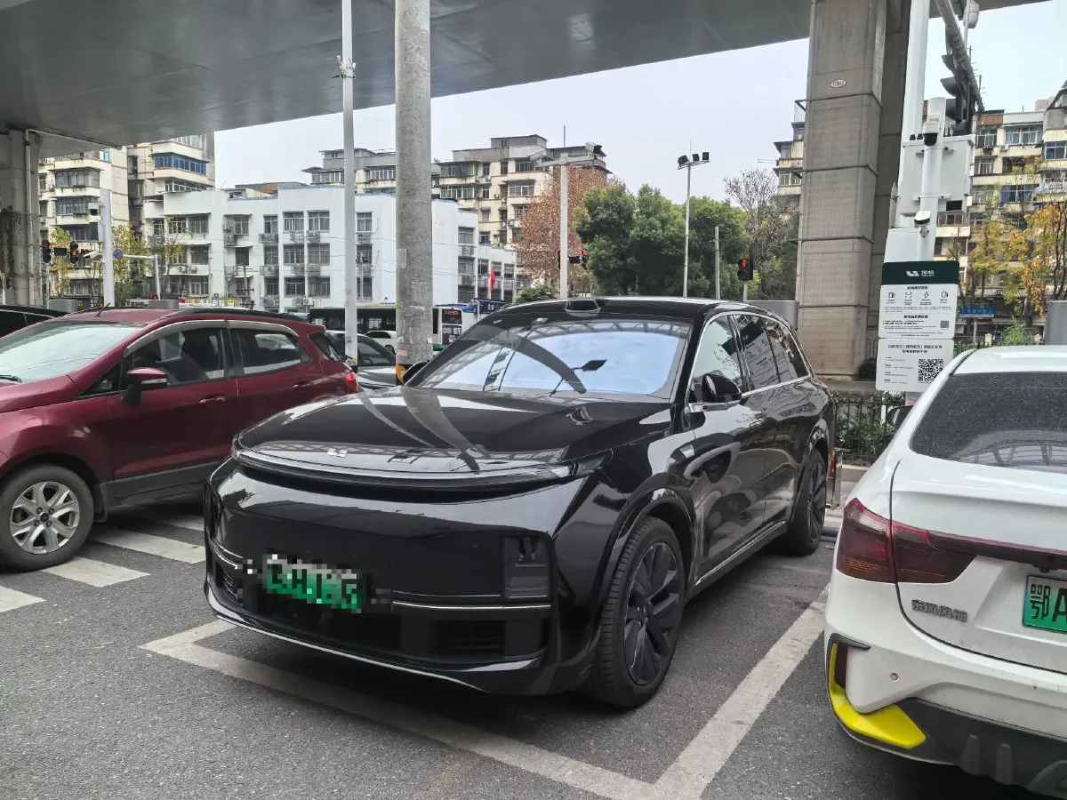 2023 Li L8 Range Extended 154HP REEV 40.9KWH,autocango,china used car exporter,china ev exporter,chinese used car exporter,chinese used ev exporter
