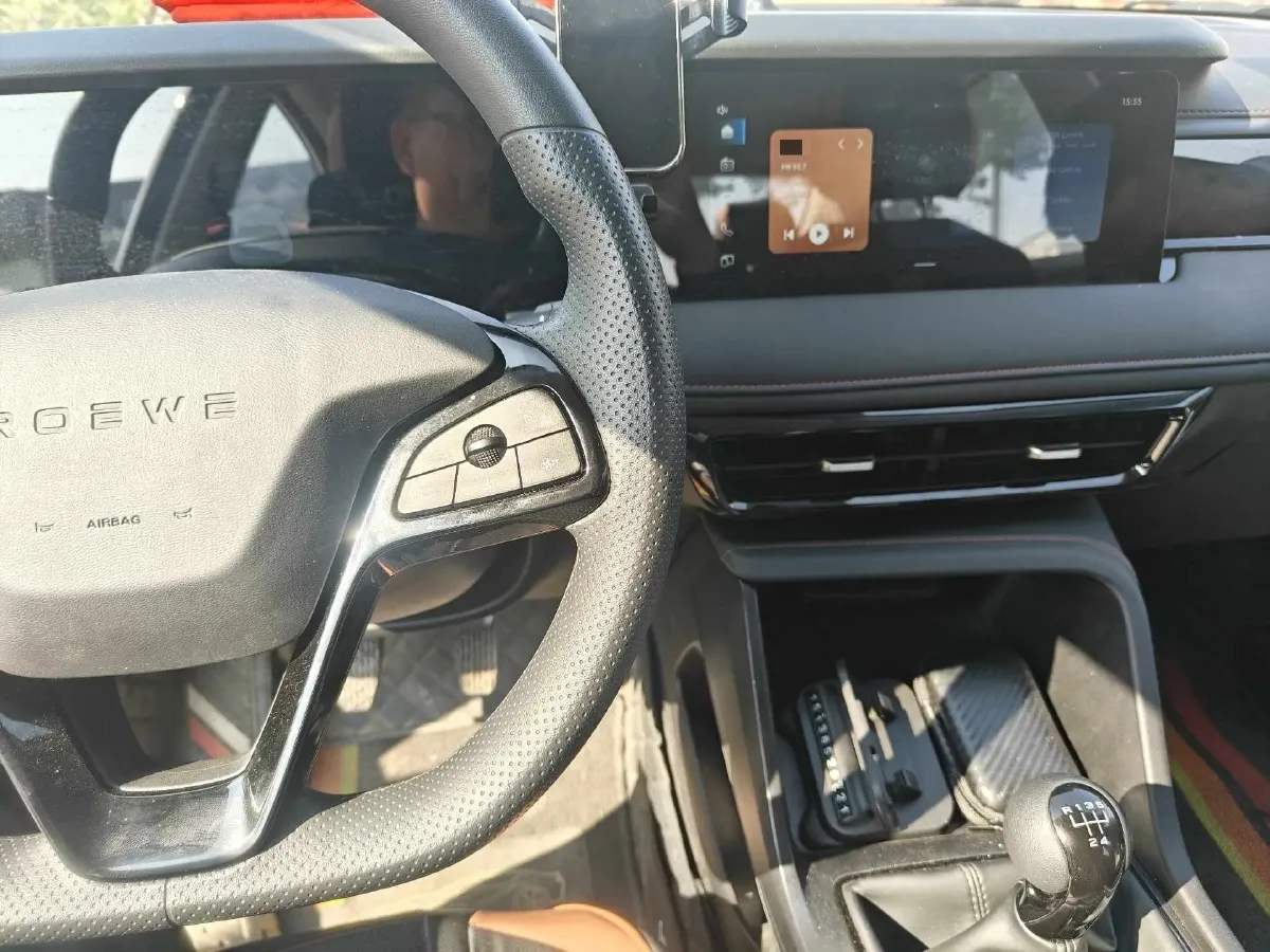 2023 Roewe i5 1.5L 129HP L4 5MT,autocango,china used car exporter,china ev exporter,chinese used car exporter,chinese used ev exporter