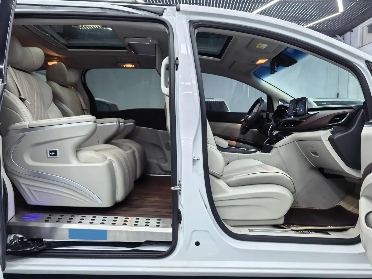 2022 Buick GL8 2.0T 237HP L4 9AT,autocango,china used car exporter,china ev exporter,chinese used car exporter,chinese used ev exporter