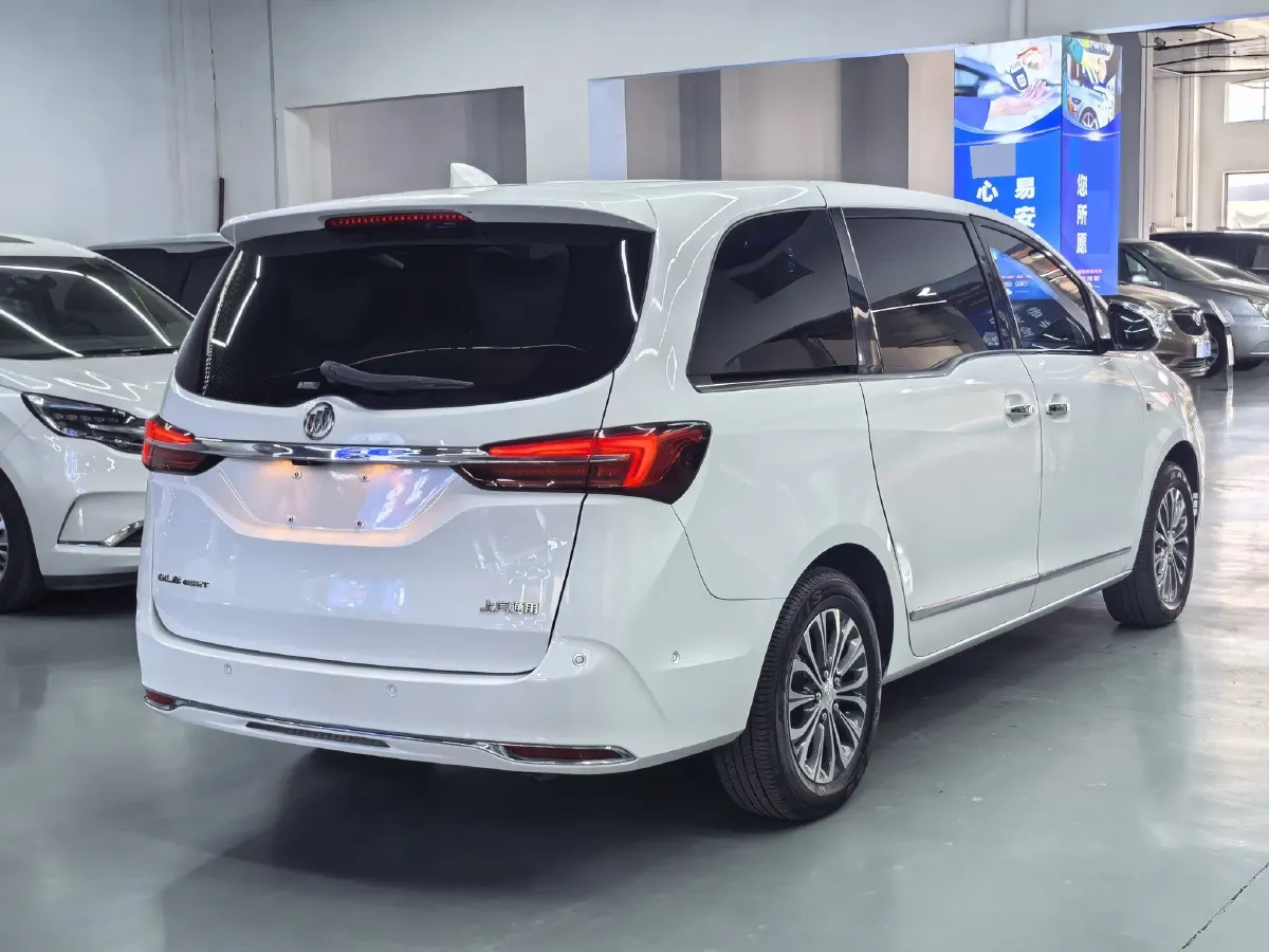 2022 Buick GL8 2.0T 237HP L4 9AT,autocango,china used car exporter,china ev exporter,chinese used car exporter,chinese used ev exporter