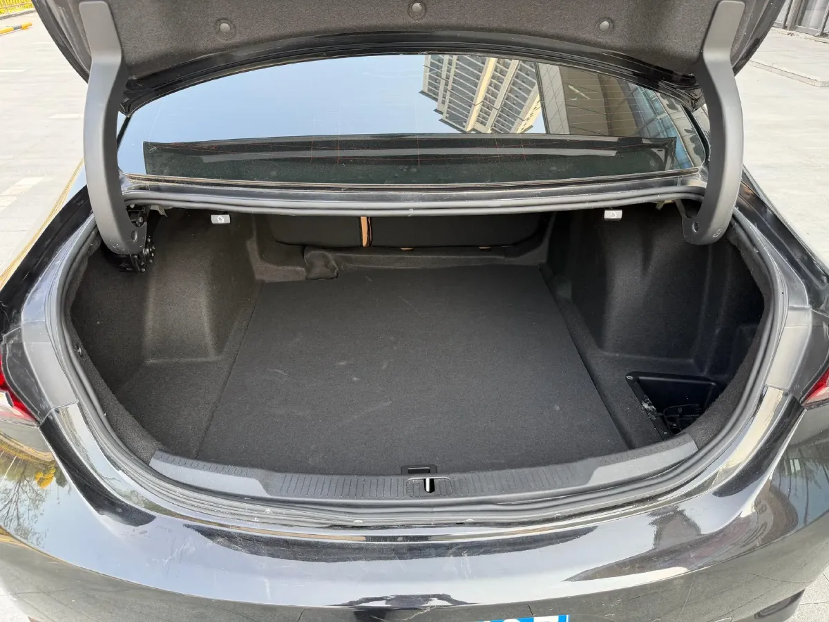 2019 Buick Larcosse 2.0T 241HP L4 9AT,autocango,china used car exporter,china ev exporter,chinese used car exporter,chinese used ev exporter