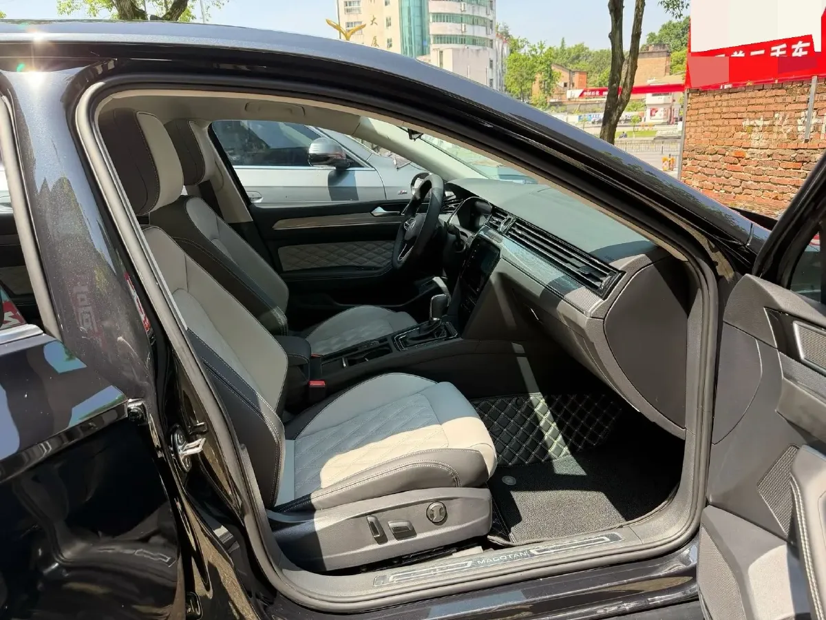 2023 Volkswagen Magotan 2.0T 186HP L4 7DCT,autocango,china used car exporter,china ev exporter,chinese used car exporter,chinese used ev exporter