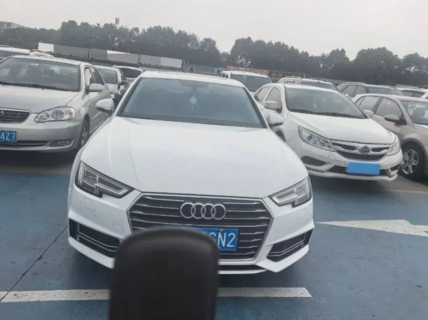 2019 Audi A4L 2.0T 190HP L4 7DCT,autocango,china used car exporter,china ev exporter,chinese used car exporter,chinese used ev exporter