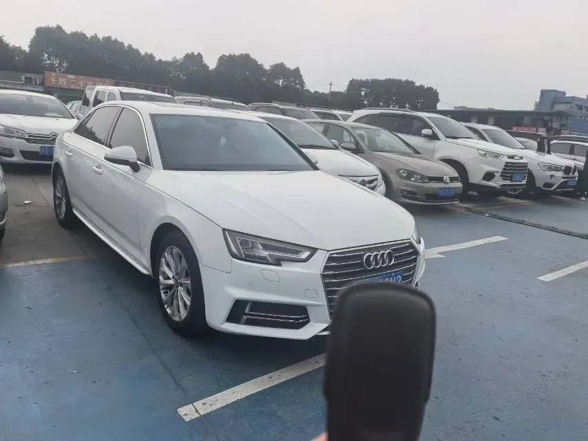 2019 Audi A4L 2.0T 190HP L4 7DCT,autocango,china used car exporter,china ev exporter,chinese used car exporter,chinese used ev exporter