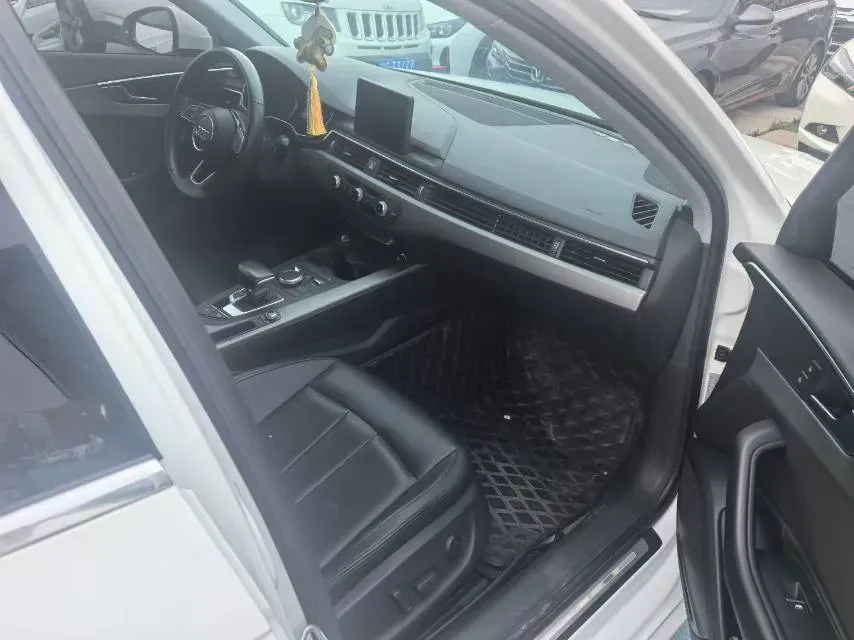 2019 Audi A4L 2.0T 190HP L4 7DCT,autocango,china used car exporter,china ev exporter,chinese used car exporter,chinese used ev exporter
