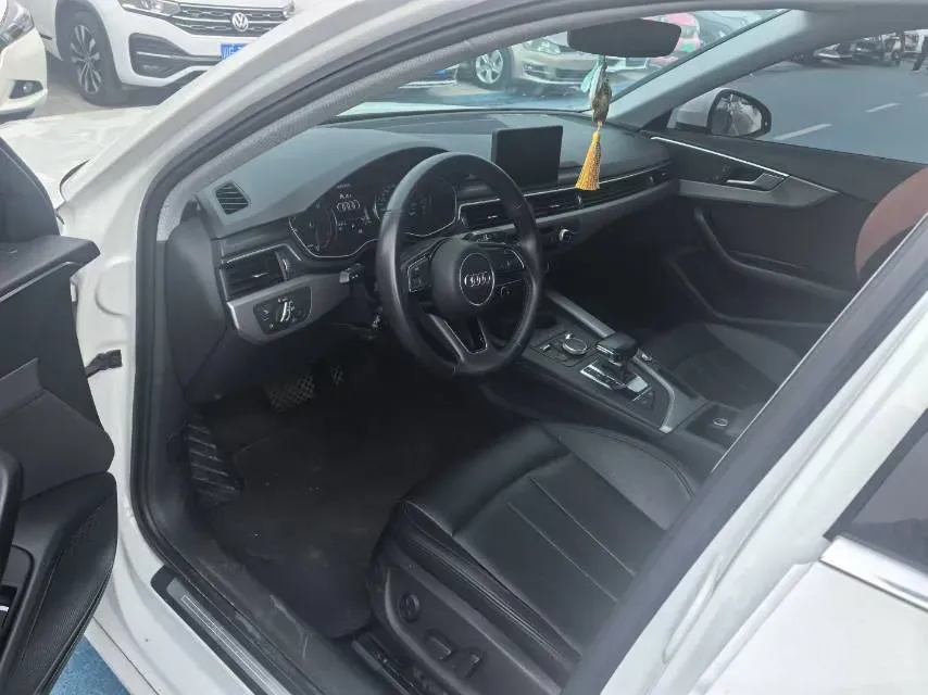 2019 Audi A4L 2.0T 190HP L4 7DCT,autocango,china used car exporter,china ev exporter,chinese used car exporter,chinese used ev exporter