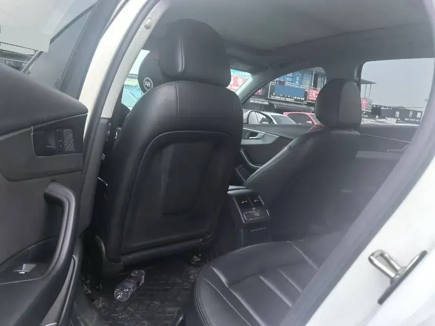 2019 Audi A4L 2.0T 190HP L4 7DCT,autocango,china used car exporter,china ev exporter,chinese used car exporter,chinese used ev exporter