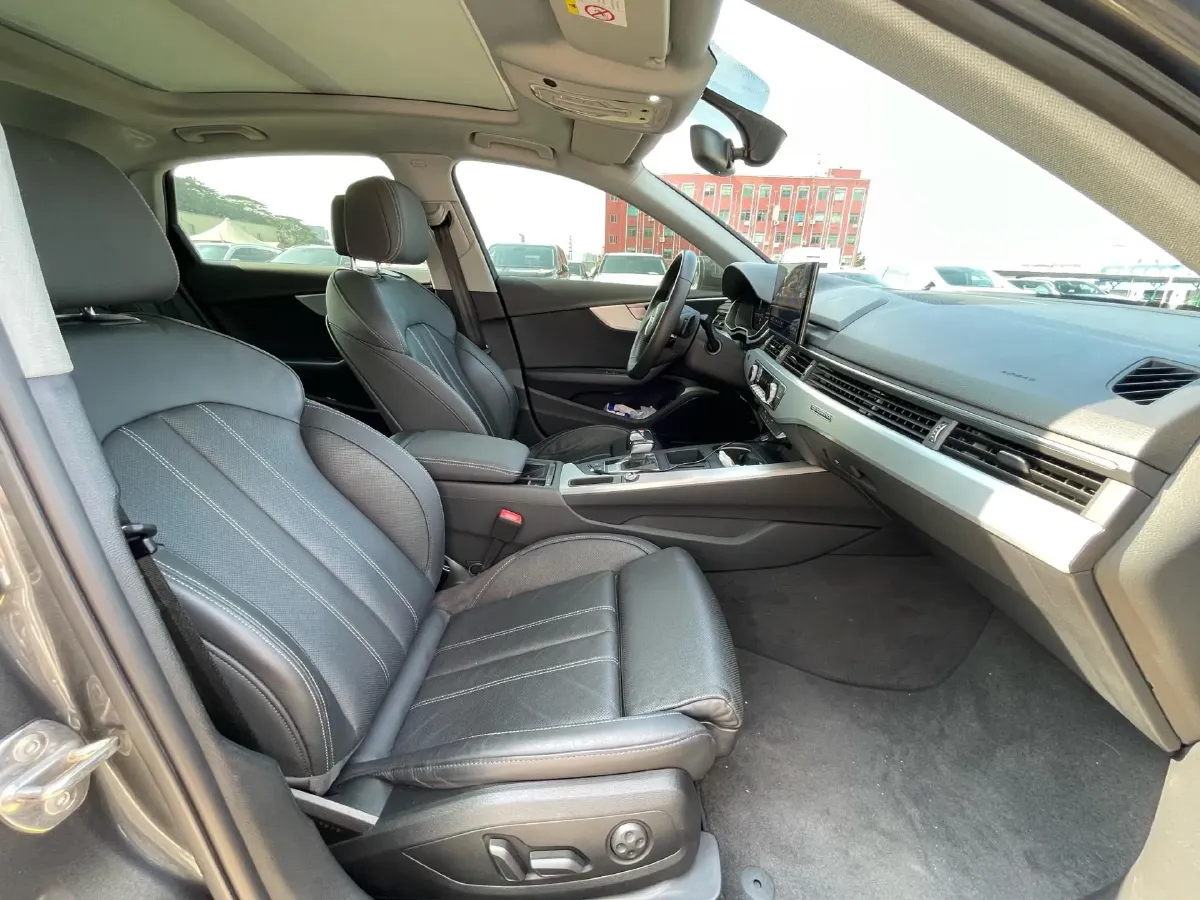 2020 Audi A4L 2.0T 190HP L4 7DCT,autocango,china used car exporter,china ev exporter,chinese used car exporter,chinese used ev exporter