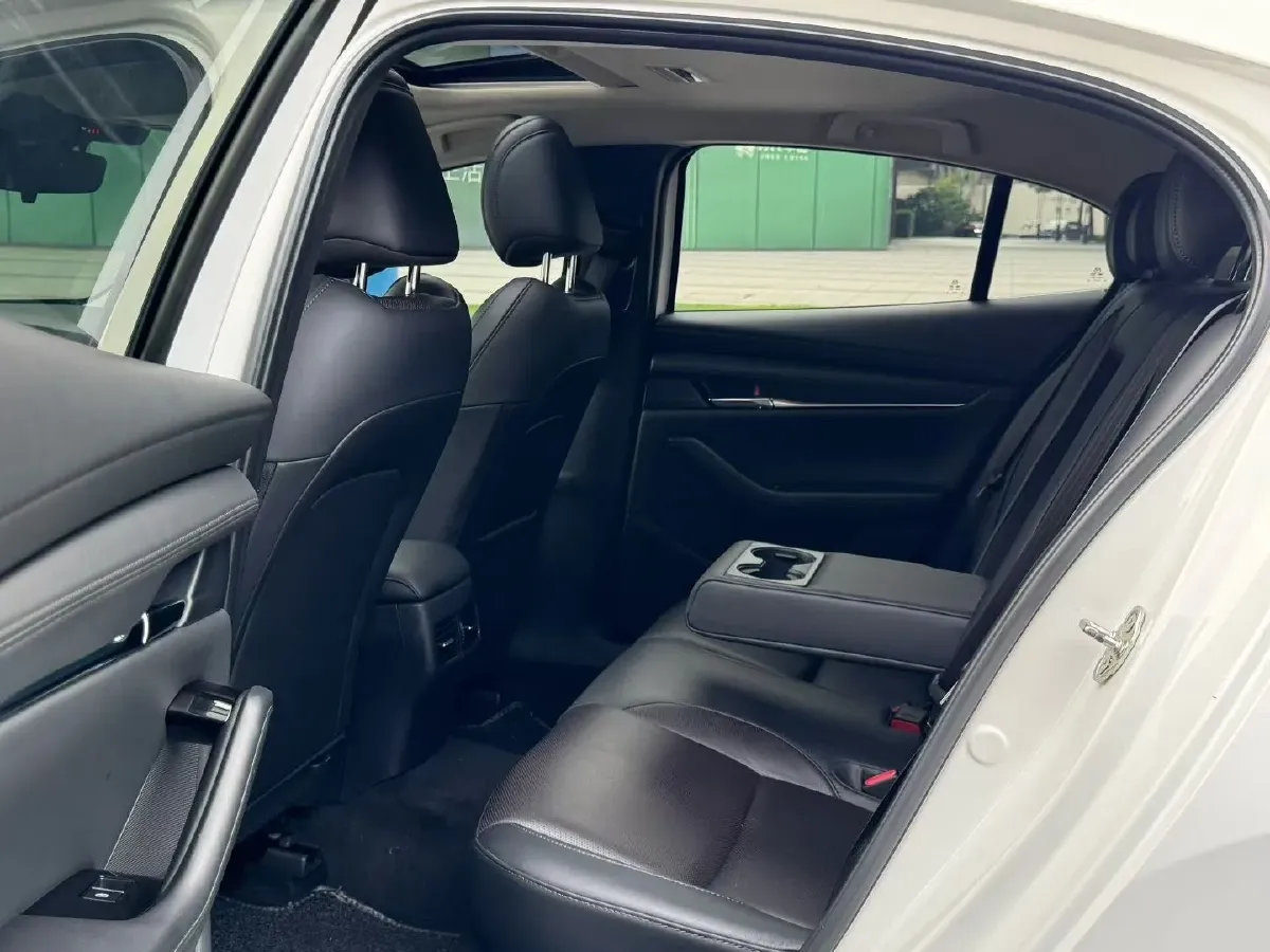 2021 Mazda 3 Axela 2.0L 158HP L4 6AT,autocango,china used car exporter,china ev exporter,chinese used car exporter,chinese used ev exporter