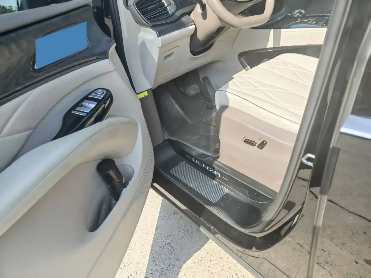 2022 BMW X2 2.0T 192HP L4 8AT,autocango,china used car exporter,china ev exporter,chinese used car exporter,chinese used ev exporter