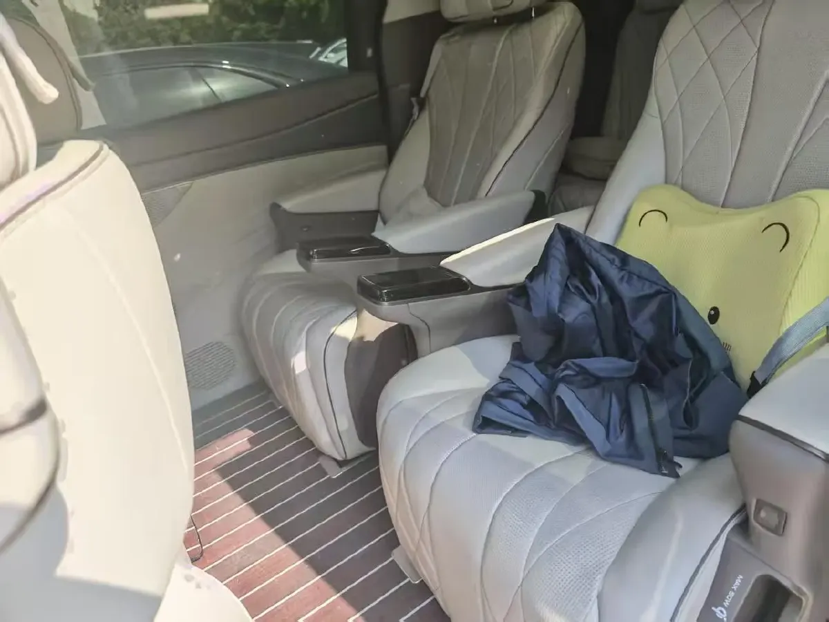 2022 BMW X2 2.0T 192HP L4 8AT,autocango,china used car exporter,china ev exporter,chinese used car exporter,chinese used ev exporter