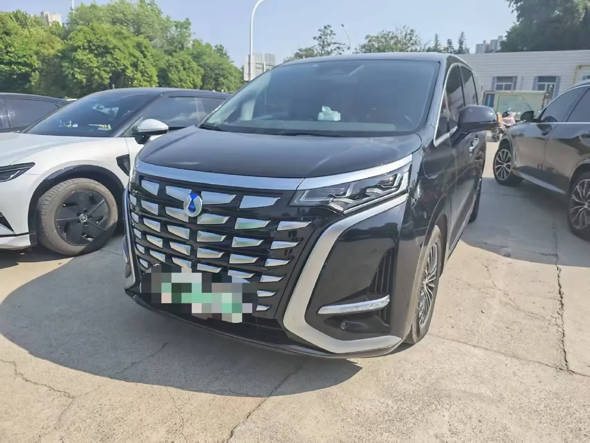 2022 BMW X2 2.0T 192HP L4 8AT,autocango,china used car exporter,china ev exporter,chinese used car exporter,chinese used ev exporter