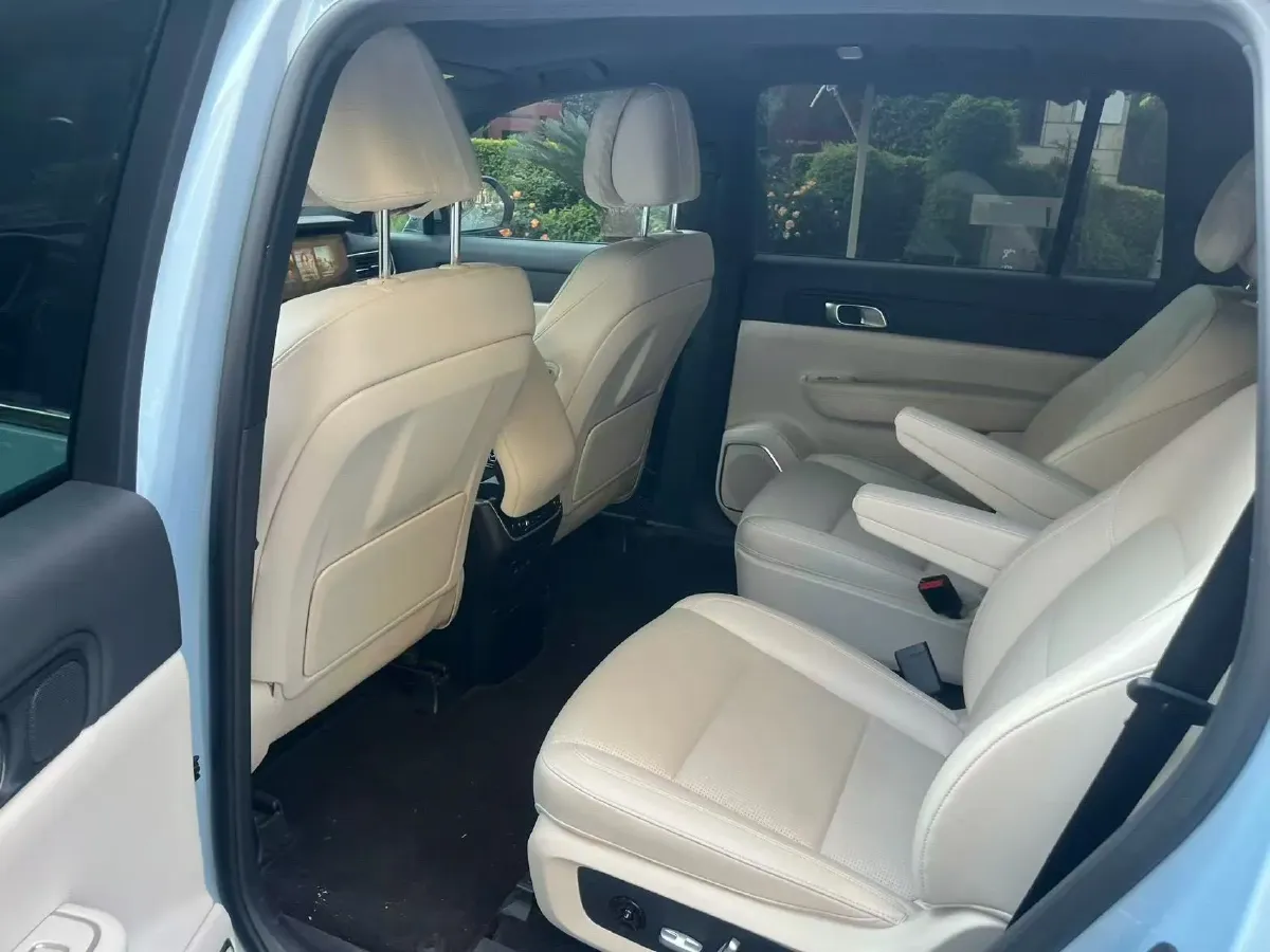 2021 Li ONE Range Extended 131HP REEV 40.5KWH,autocango,china used car exporter,china ev exporter,chinese used car exporter,chinese used ev exporter