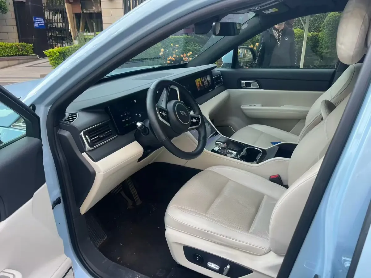2021 Li ONE Range Extended 131HP REEV 40.5KWH,autocango,china used car exporter,china ev exporter,chinese used car exporter,chinese used ev exporter
