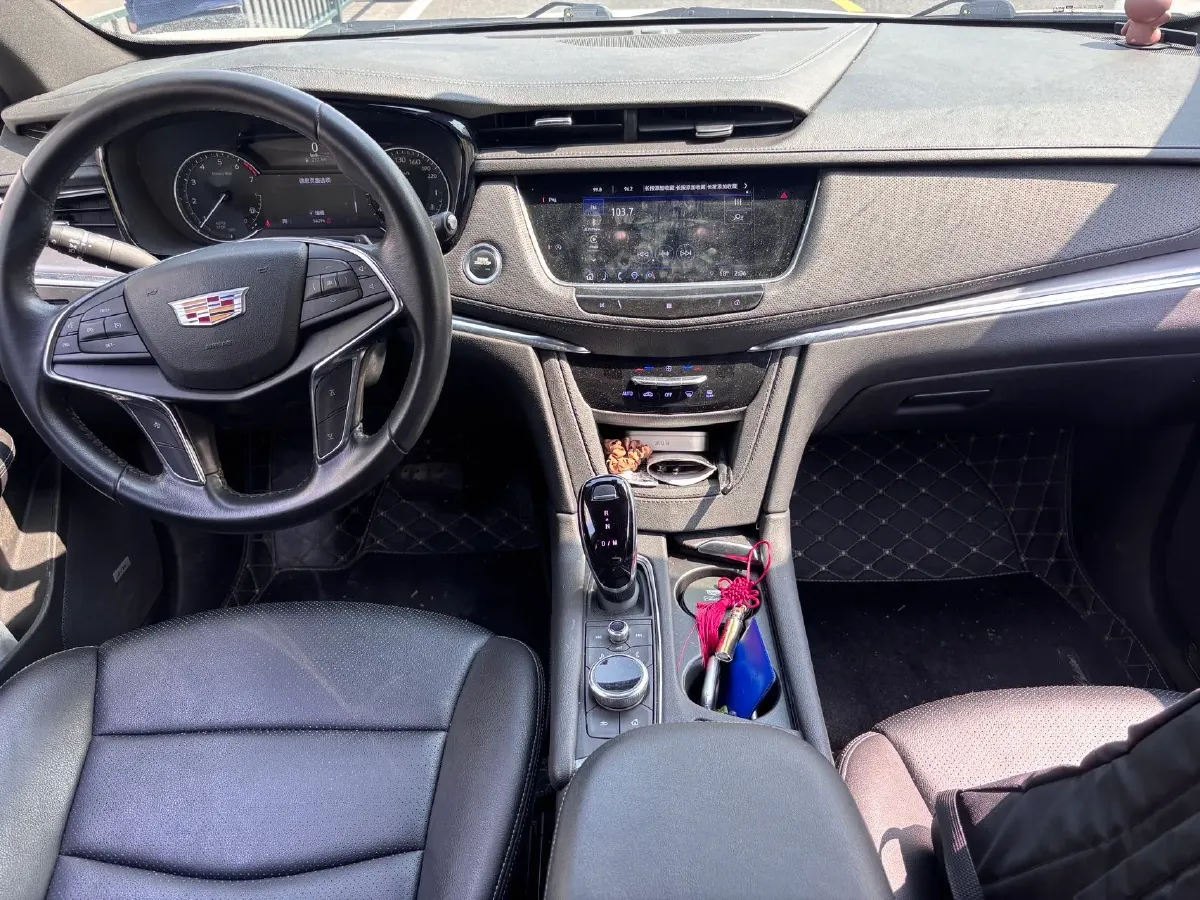 2021 Cadillac XT5 2.0T 237HP L4 9AT,autocango,china used car exporter,china ev exporter,chinese used car exporter,chinese used ev exporter