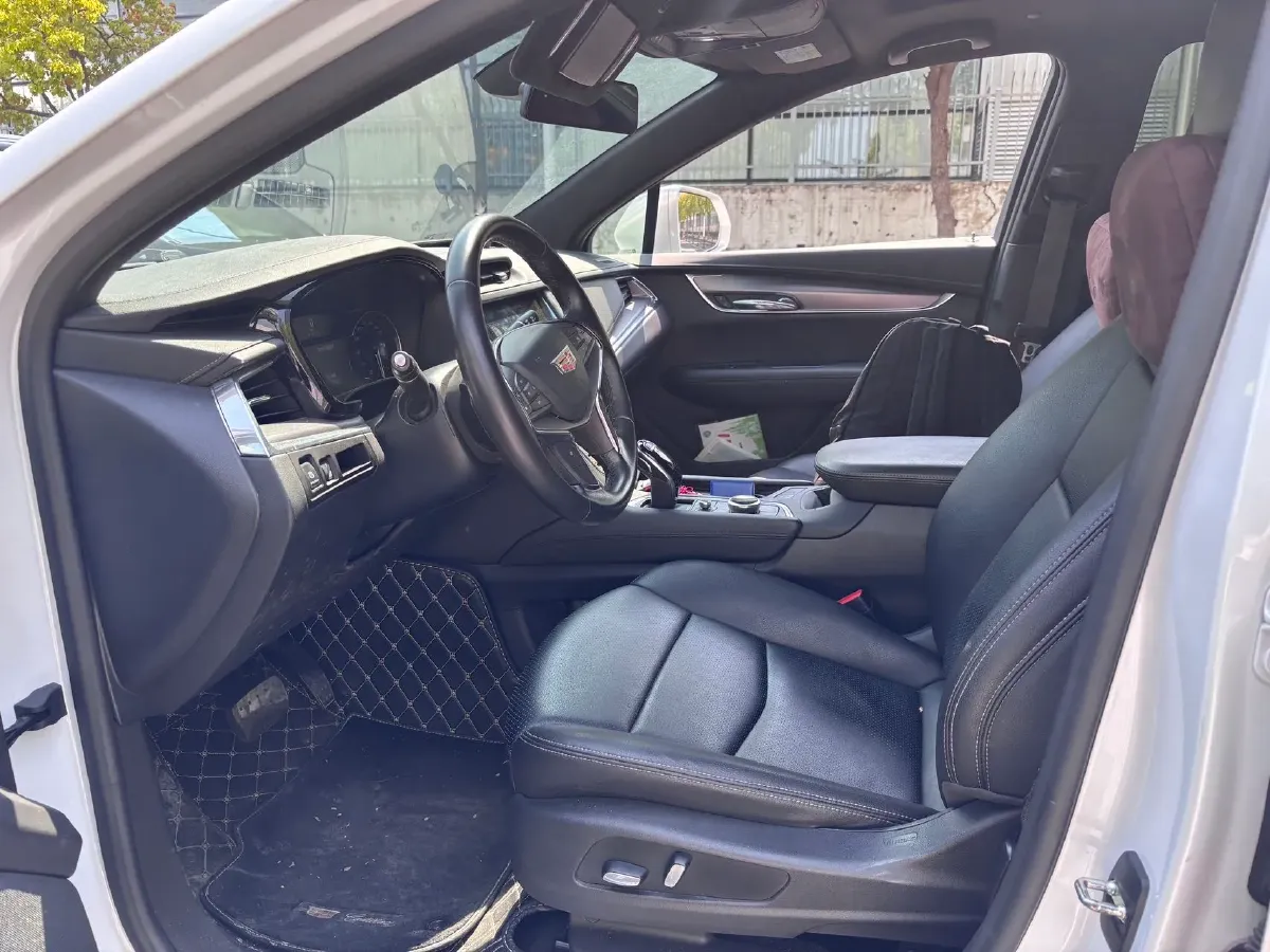 2021 Cadillac XT5 2.0T 237HP L4 9AT,autocango,china used car exporter,china ev exporter,chinese used car exporter,chinese used ev exporter