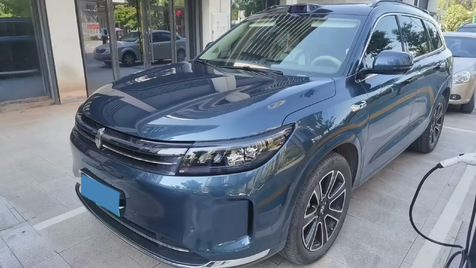 2024 AITO AITO M7 1.5T 152HP L4 REEV 42KWH,autocango,china used car exporter,china ev exporter,chinese used car exporter,chinese used ev exporter
