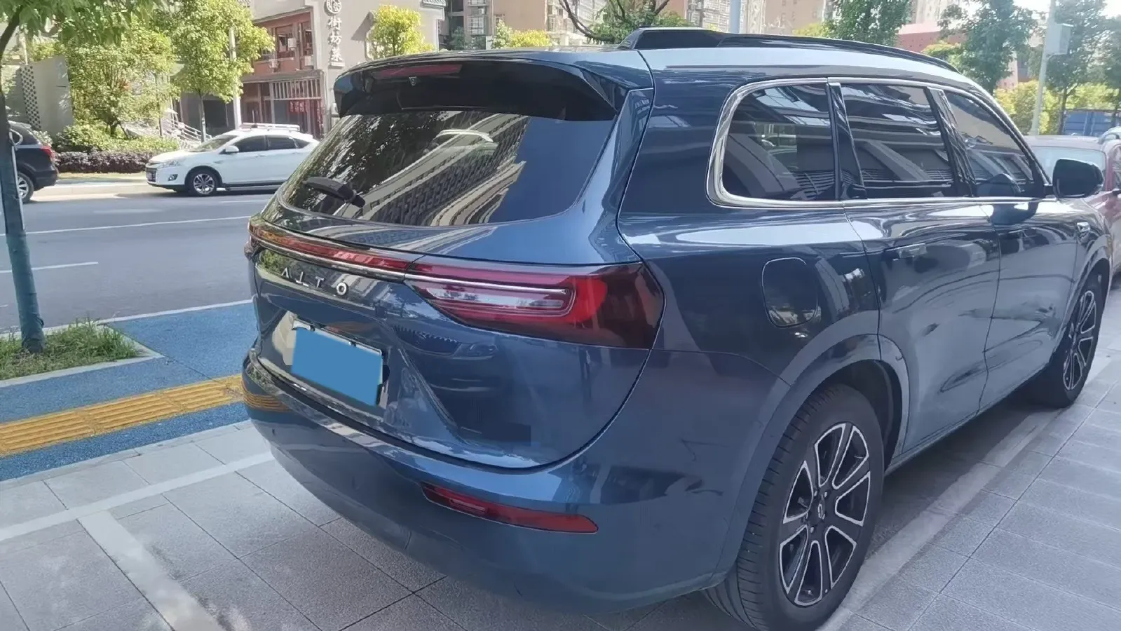 2024 AITO AITO M7 1.5T 152HP L4 REEV 42KWH,autocango,china used car exporter,china ev exporter,chinese used car exporter,chinese used ev exporter