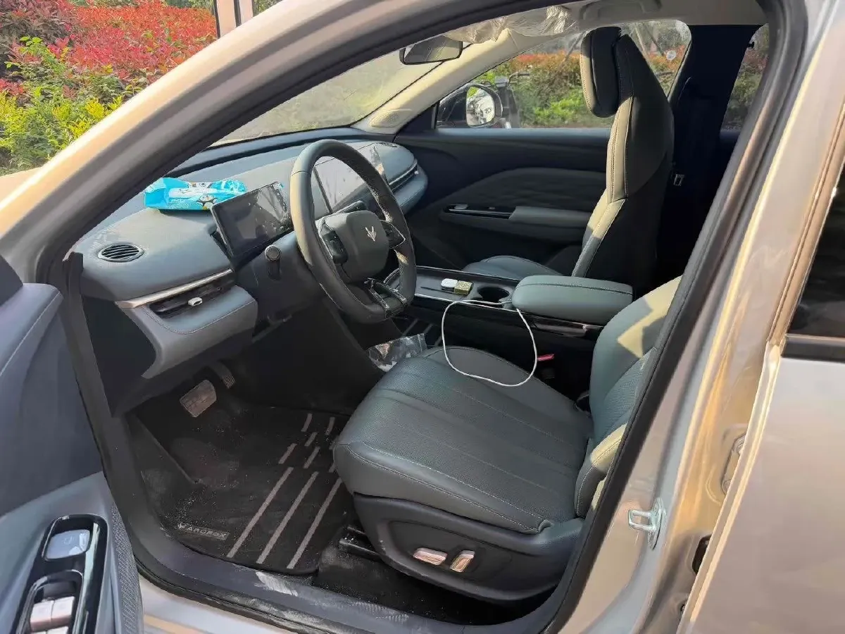 2025 WuLing HongGuang New Energy REEV 99HP REEV,autocango,china used car exporter,china ev exporter,chinese used car exporter,chinese used ev exporter