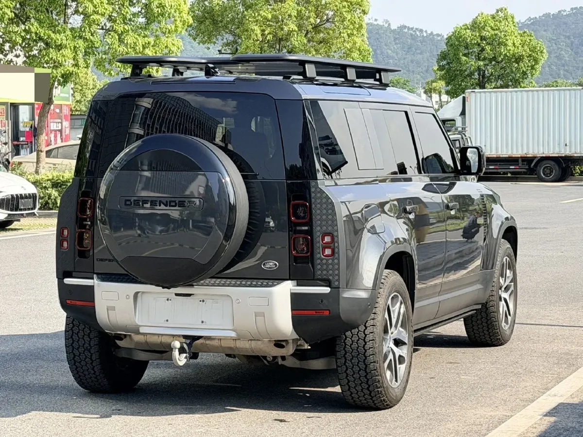 2025 Land Rover Defender 3.0T 400HP L6 8AT,autocango,china used car exporter,china ev exporter,chinese used car exporter,chinese used ev exporter