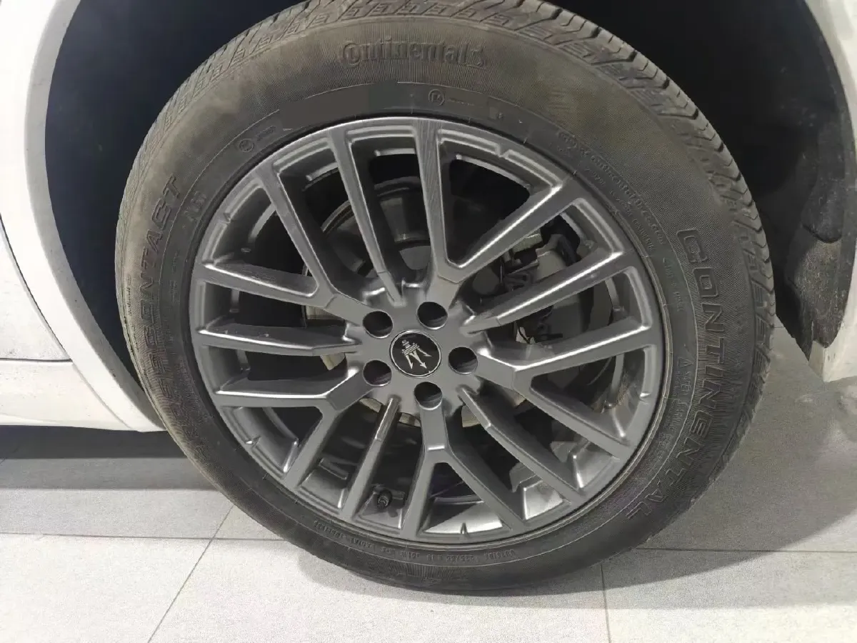 2022 Maserati Levante 2.0T 330HP L4 8AT,autocango,china used car exporter,china ev exporter,chinese used car exporter,chinese used ev exporter