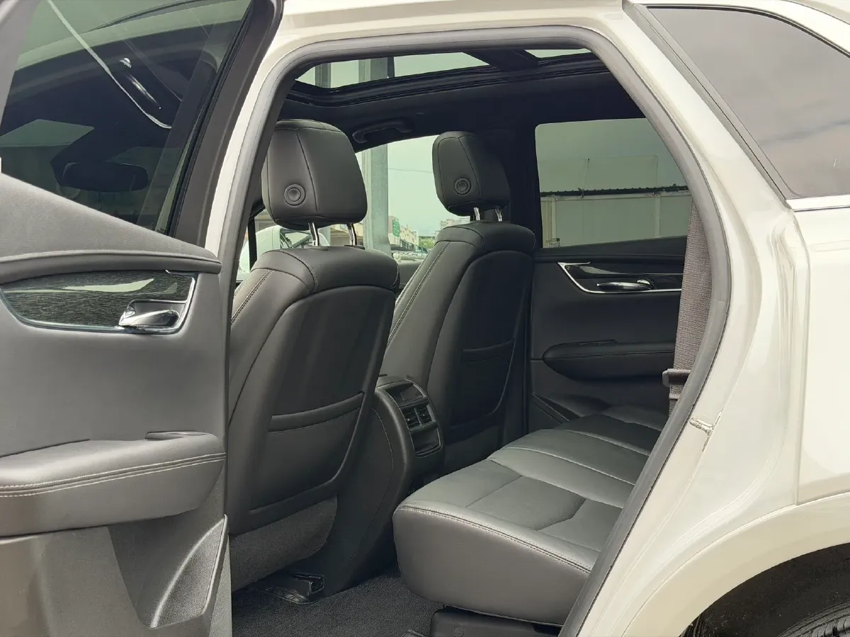 2020 Cadillac XT5 2.0T 237HP L4 9AT,autocango,china used car exporter,china ev exporter,chinese used car exporter,chinese used ev exporter