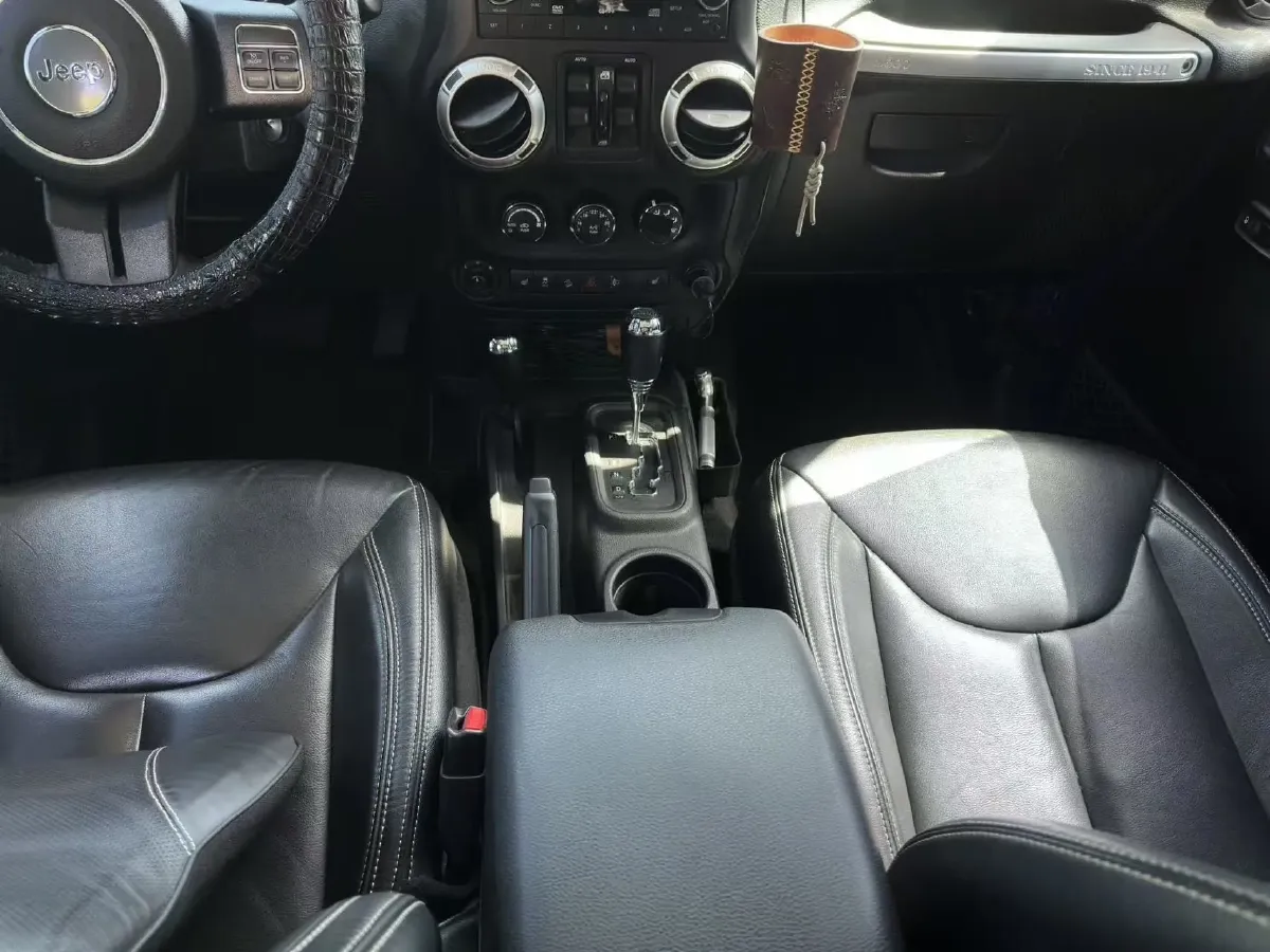2017 Jeep Wrangler 3.0L 234HP V6 5AT,autocango,china used car exporter,china ev exporter,chinese used car exporter,chinese used ev exporter