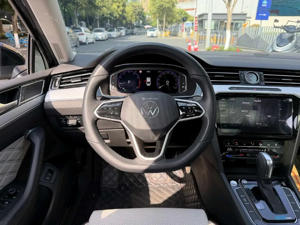 2025 Volkswagen Magotan 2.0T 186HP L4 7DCT,autocango,china used car exporter,china ev exporter,chinese used car exporter,chinese used ev exporter