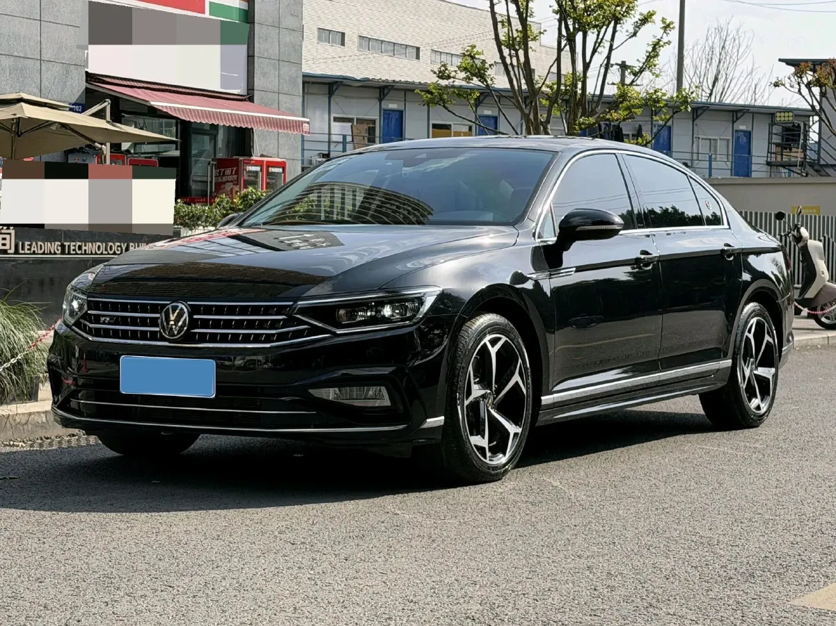 2025 Volkswagen Magotan 2.0T 186HP L4 7DCT,autocango,china used car exporter,china ev exporter,chinese used car exporter,chinese used ev exporter