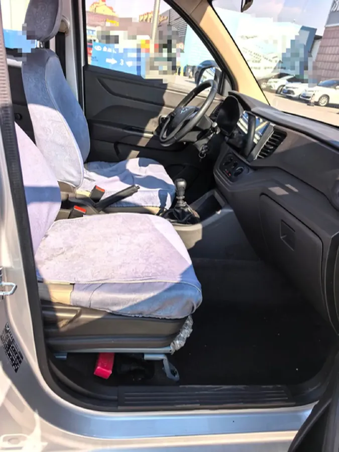 2019 WuLing HongGuang V 1.5L 99HP L4 6MT,autocango,china used car exporter,china ev exporter,chinese used car exporter,chinese used ev exporter