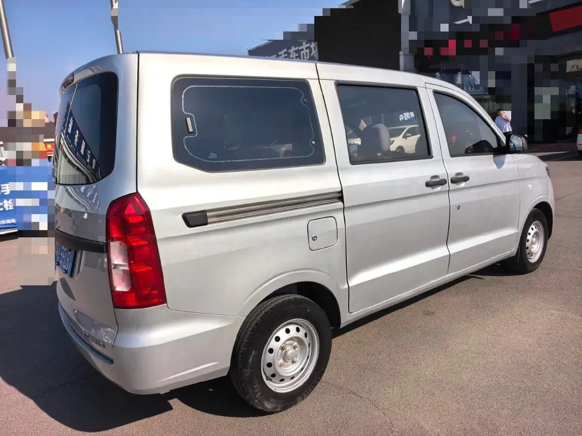 2019 WuLing HongGuang V 1.5L 99HP L4 6MT,autocango,china used car exporter,china ev exporter,chinese used car exporter,chinese used ev exporter